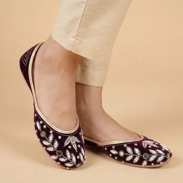 Maroon_Synthetic_Leather_Jutti_For_Women