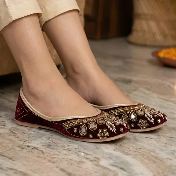 Maroon_Synthetic_Leather_Jutti_For_Women