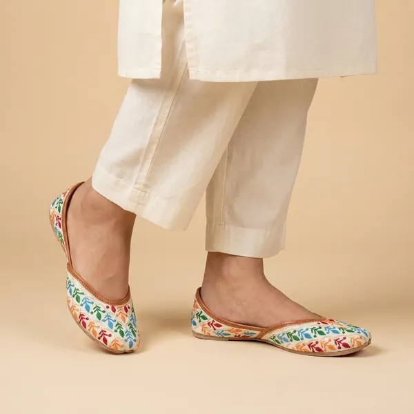 Cream_Synthetic_Leather_Jutti_For_Women