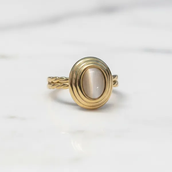 Riddhi_18K_Gold_Ring