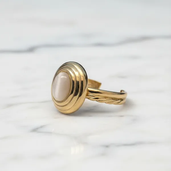 Riddhi_18K_Gold_Ring