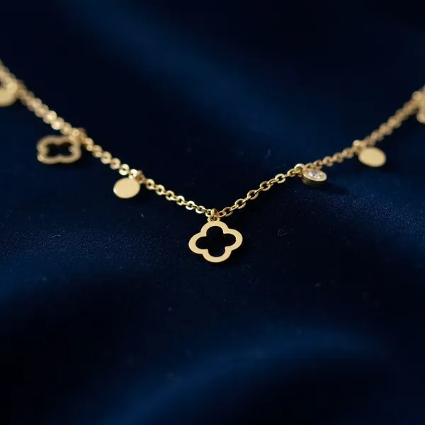 Aditi_Sleek_Golden_Necklace