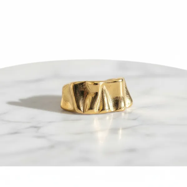 Hina_18K_Gold_Ring