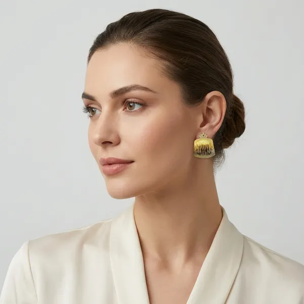 Queen_Style_Golden_Studs_Earrings
