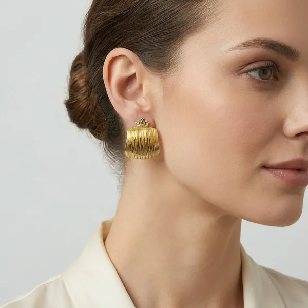 Queen_Style_Golden_Studs_Earrings