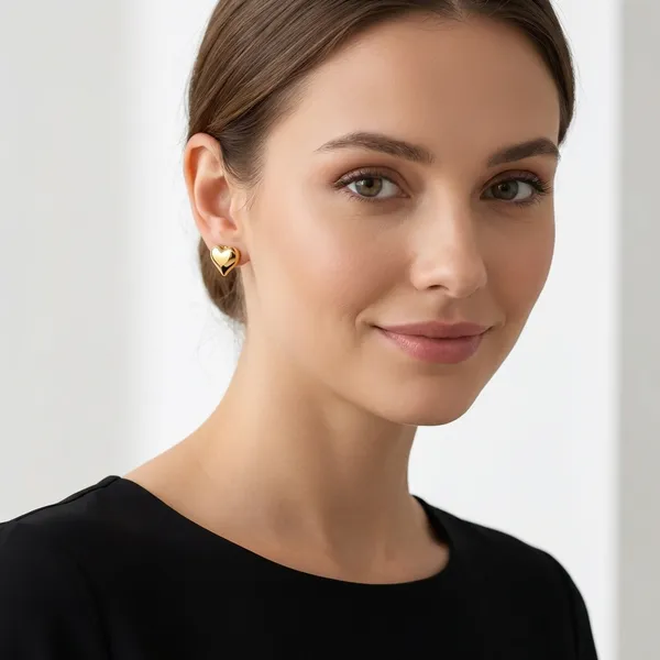 Heart_Shape_Gold_Studs_Earrings