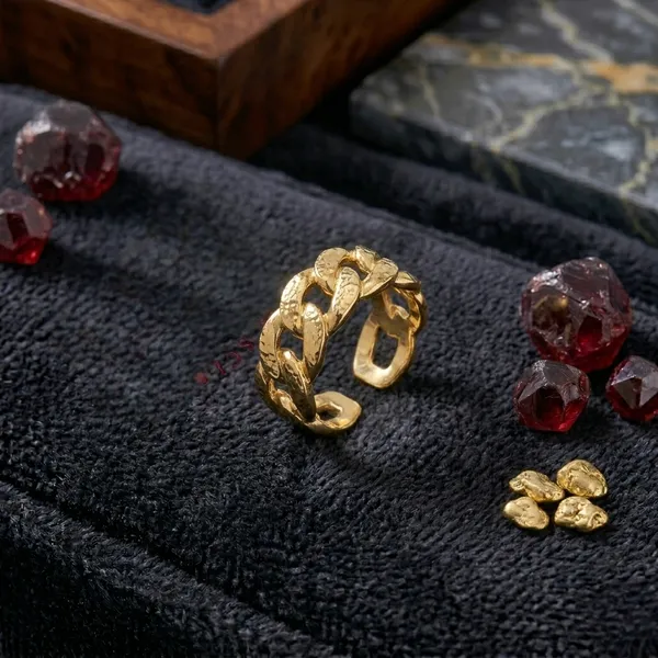 Ruhi_18K_Gold_Ring