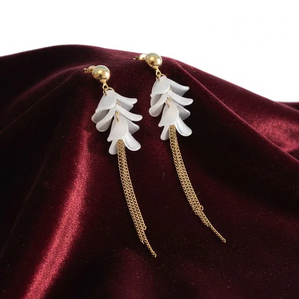 Tara_Long_Style_Golden_Earrings