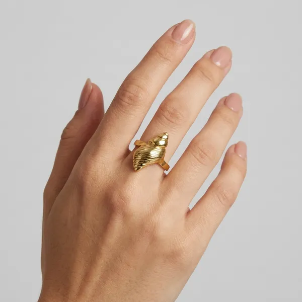 Anika_18K_Gold_Ring