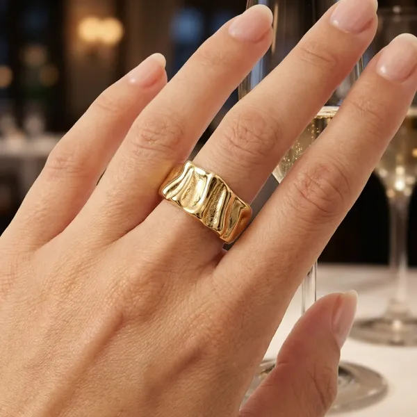 Hina_18K_Gold_Ring