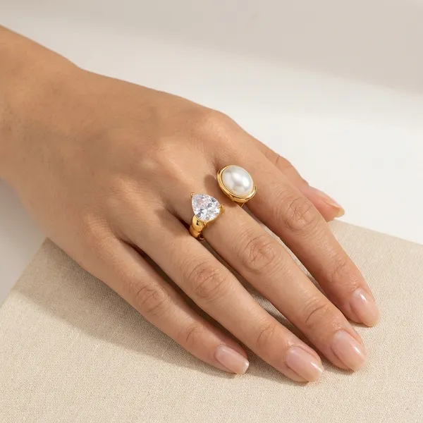 Muskaan_18K_Gold_Ring