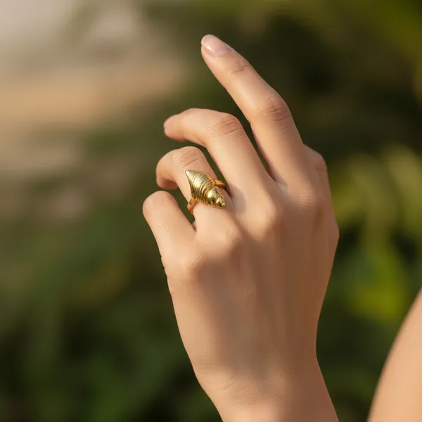 Anika_18K_Gold_Ring