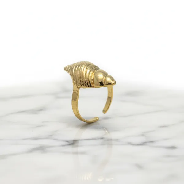 Anika_18K_Gold_Ring