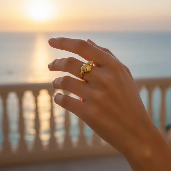 Anika_18K_Gold_Ring