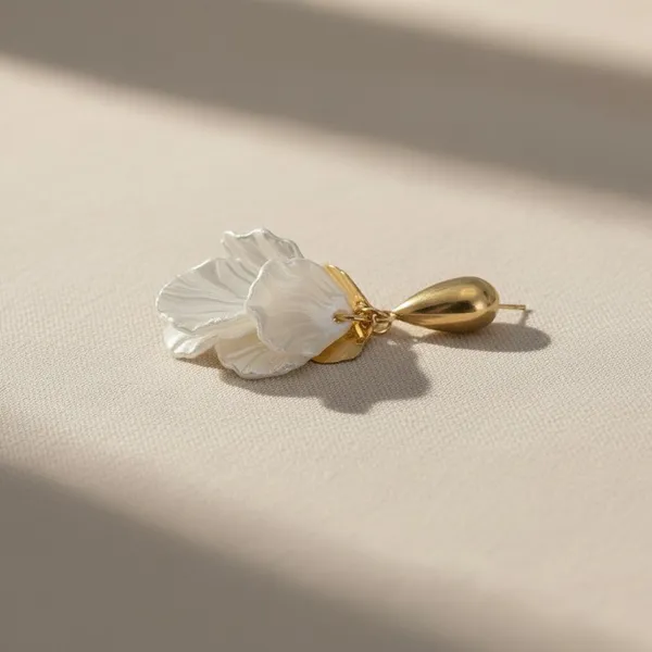 Aashima_Long_Style_Golden_Earrings