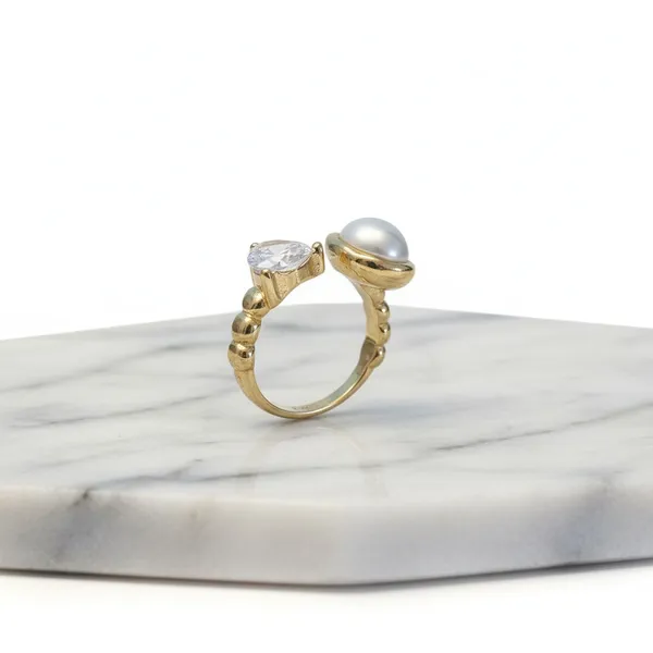 Muskaan_18K_Gold_Ring