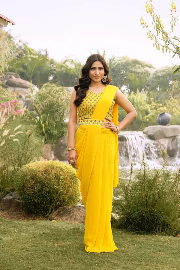 Designer_Ready_To_Wear_Georgette_Saree_With_Unstitched_Embroidery_Work_Blouse_Piece_And_Embroidery_Waist_Belt