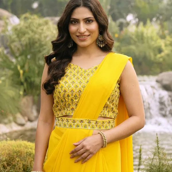 Designer_Ready_To_Wear_Georgette_Saree_With_Unstitched_Embroidery_Work_Blouse_Piece_And_Embroidery_Waist_Belt