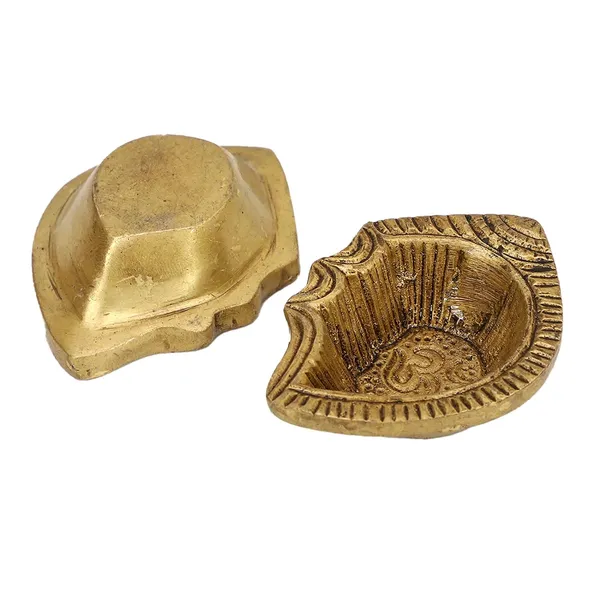 Brass_Akhand_Diya_3_Inches_And_250G_Pair_Small_Ethnic_Design_Handmade_Curved_Oil_Wick_Antique_Kuber_Deepak_Lamp_For_Home_Decor_Temple_Puja_Office_Counter_Diwali_Decoration_Festival_Gift