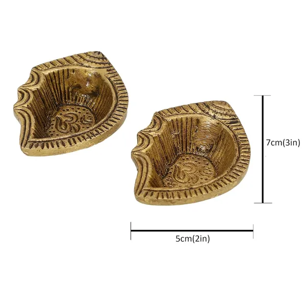 Brass_Akhand_Diya_3_Inches_And_250G_Pair_Small_Ethnic_Design_Handmade_Curved_Oil_Wick_Antique_Kuber_Deepak_Lamp_For_Home_Decor_Temple_Puja_Office_Counter_Diwali_Decoration_Festival_Gift