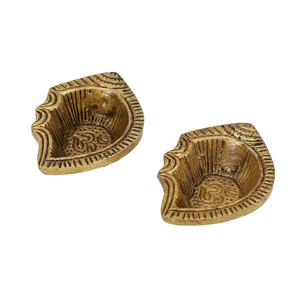 Brass_Akhand_Diya_3_Inches_And_250G_Pair_Small_Ethnic_Design_Handmade_Curved_Oil_Wick_Antique_Kuber_Deepak_Lamp_For_Home_Decor_Temple_Puja_Office_Counter_Diwali_Decoration_Festival_Gift