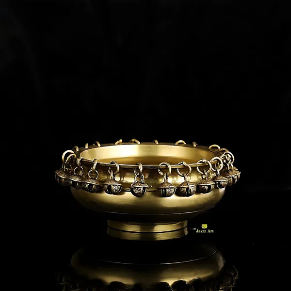 Brass_Urli_Bowl_With_Bells_Uruli_Pot_For_Home_Decor_Floating_Flowers_Candle_Lamp_Diwali_Decoration_Gift_Showpiece_6_Inches_1Kg_Golden_4_L