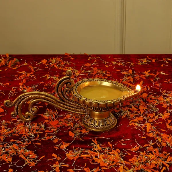 Brass_Diya_25_10_10_1000_Gm_With_Handle_Ethnic_Design_Handmade_Curved_Oil_Wick_Antique_Deepak_Lamp_For_Home_Decor_Temple_Puja_Office_Counter_Diwali_Decoration_Festival_Gift