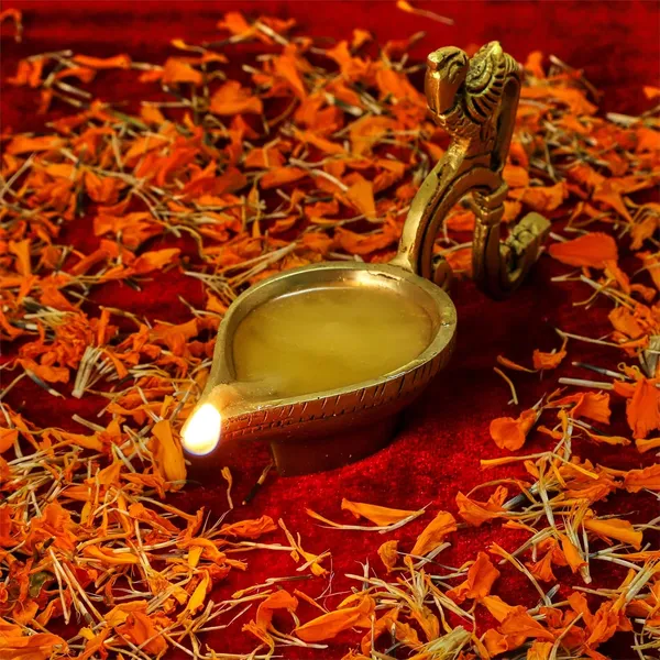 Brass_Peacock_Diya_4_Inches_And_300G_With_Handle_Ethnic_Design_Handmade_Curved_Oil_Wick_Antique_Deepak_Lamp_For_Home_Decor_Temple_Puja_Office_Diwali_Decoration_Festival_Gift