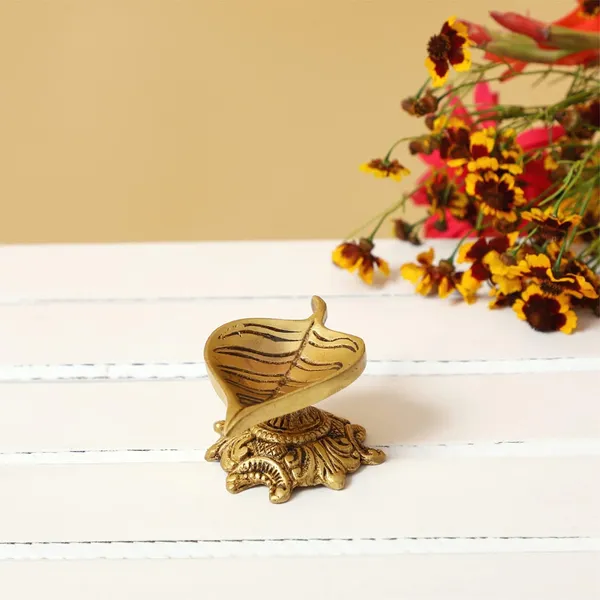 Brass_Leaf_Diya_Design_Handmade_Curved_Oil_Wick_Antique_Kuber_Deepak_For_Home_Decor_Temple_Puja_Office_Decoration_Festival_Gift_Pack_Of_7_3_Inches_And_200G