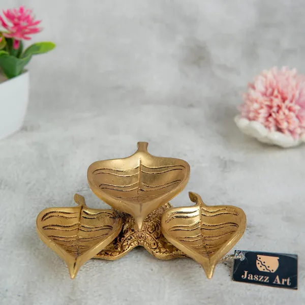 Brass_Leaf_Diya_With_Stand_12_13_5_Inches_And_485_Gm_Ethnic_Design_Handmade_Curved_Oil_Wick_Antique_Kuber_Deepak_Lamp_For_Home_Decor_Temple_Puja_Office_Counter_Decoration_Festival_Gift