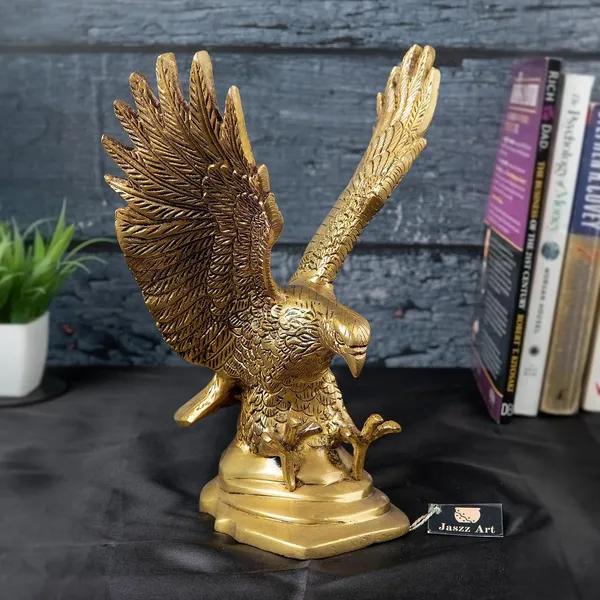 Brass_Flying_Eagle_Statue_Hawk_Sculpture_For_Home_Decor_Office_Counter_Antique_Showpiece_Vastu_Gift_Item_20_Cm_23_Cm