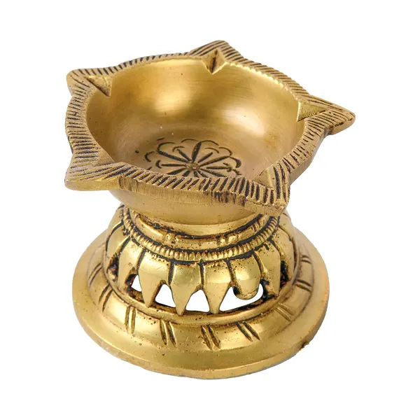 Brass_Small_Diya_8_8_6_Cm_300G_Small_Ethnic_Design_Handmade_Curved_Oil_Wick_Antique_Kuber_Deepak_Lamp_For_Home_Decor_Temple_Puja_Office_Counter_Decoration_Festival_Gift_Pack_Of_1
