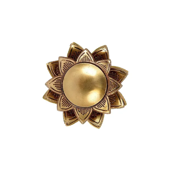 Brass_Small_Diya_Small_Ethnic_Design_Handmade_Curved_Oil_Wick_Antique_Kuber_Deepak_Lamp_For_Home_Decor_Temple_Puja_Office_Counter_Decoration_Festival_Gift_10_10_4_Cm_500G