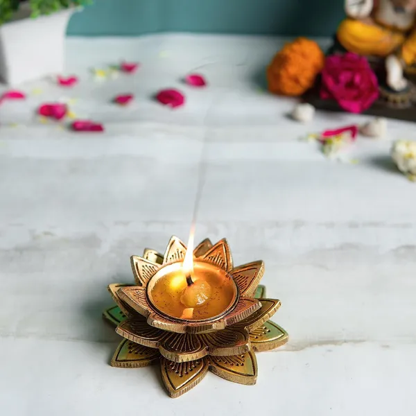 Brass_Small_Diya_Small_Ethnic_Design_Handmade_Curved_Oil_Wick_Antique_Kuber_Deepak_Lamp_For_Home_Decor_Temple_Puja_Office_Counter_Decoration_Festival_Gift_10_10_4_Cm_500G