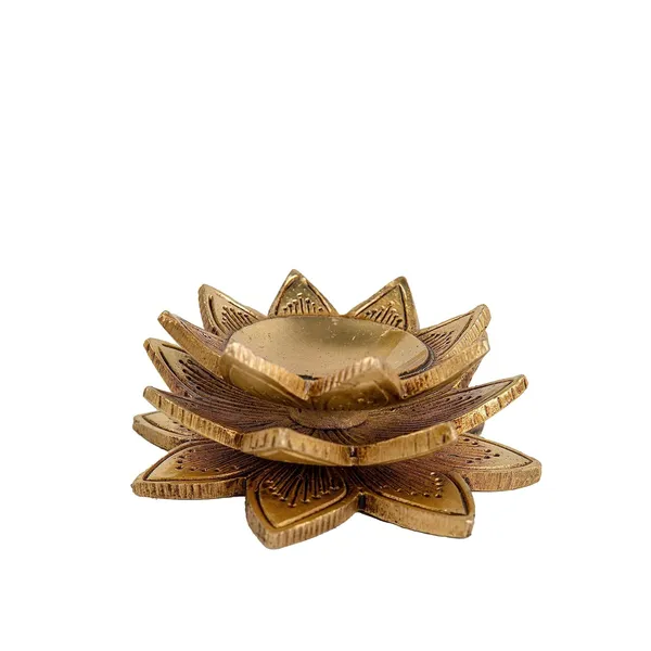 Brass_Small_Diya_Small_Ethnic_Design_Handmade_Curved_Oil_Wick_Antique_Kuber_Deepak_Lamp_For_Home_Decor_Temple_Puja_Office_Counter_Decoration_Festival_Gift_10_10_4_Cm_500G