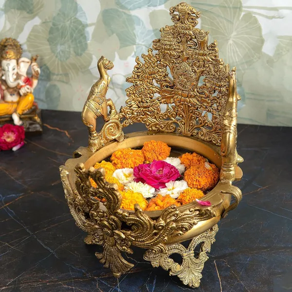 Brass_8In_4_Urli_Small_Ethnic_Design_Handmade_Curved_Oil_Wick_Antique_Urli_Lamp_For_Home_Decor_Temple_Puja_Office_Counter_Decoration_Festival_Gift_23_21_30_Cm_4000Gm_Pack_Of_1