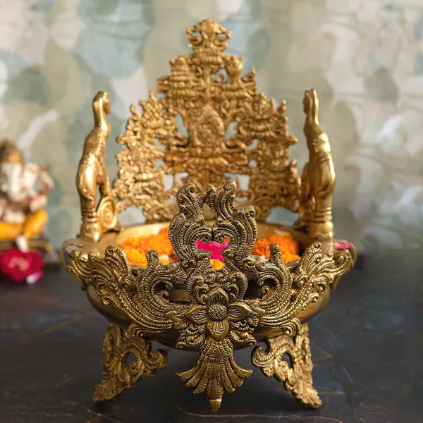 Brass_8In_4_Urli_Small_Ethnic_Design_Handmade_Curved_Oil_Wick_Antique_Urli_Lamp_For_Home_Decor_Temple_Puja_Office_Counter_Decoration_Festival_Gift_23_21_30_Cm_4000Gm_Pack_Of_1
