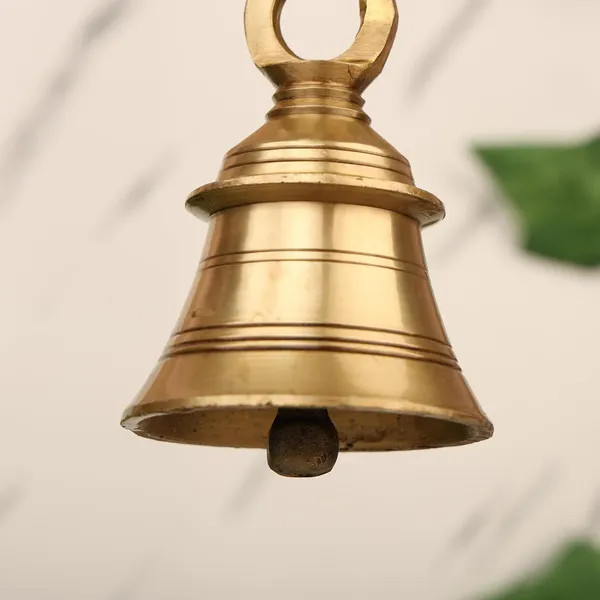 Brass_Temple_Hanging_Bells_Traditional_Decorative_Metal_Bell_For_Home_Temple_Pooja_Room_Wall_Decor_Vintage_Style_Hanging_Bell_For_Indoor_Outdoor_Decoration_3
