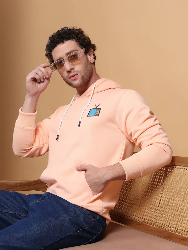 Peach_Retro_TV_Embroidered_Pullover_Hoodie_for_Men