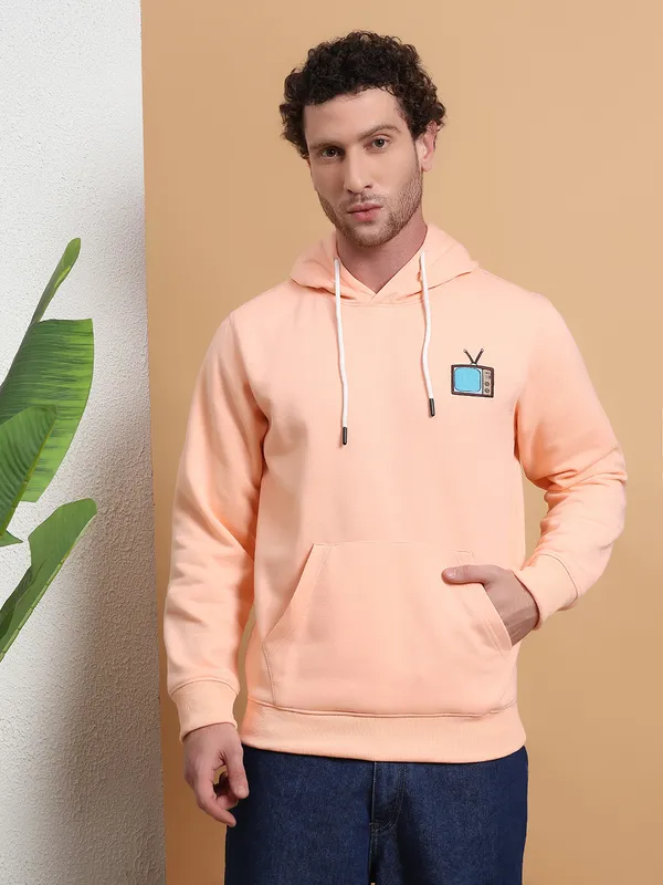 Peach_Retro_TV_Embroidered_Pullover_Hoodie_for_Men