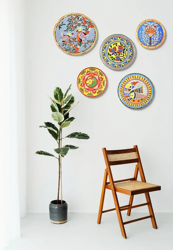 The_Paizley_Madhubani_Wall_Plates_For_Home_Decor_Metal_Wall_Decor_Set_Of_5_For_Living_Room_Bedroom_Decorative_Wall_Art_Showpiece_Ideal_Housewarming_Gift_For_Family_And_Friends