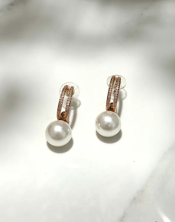 The_Paizley_-_Date_Night_Pearl_Hoops