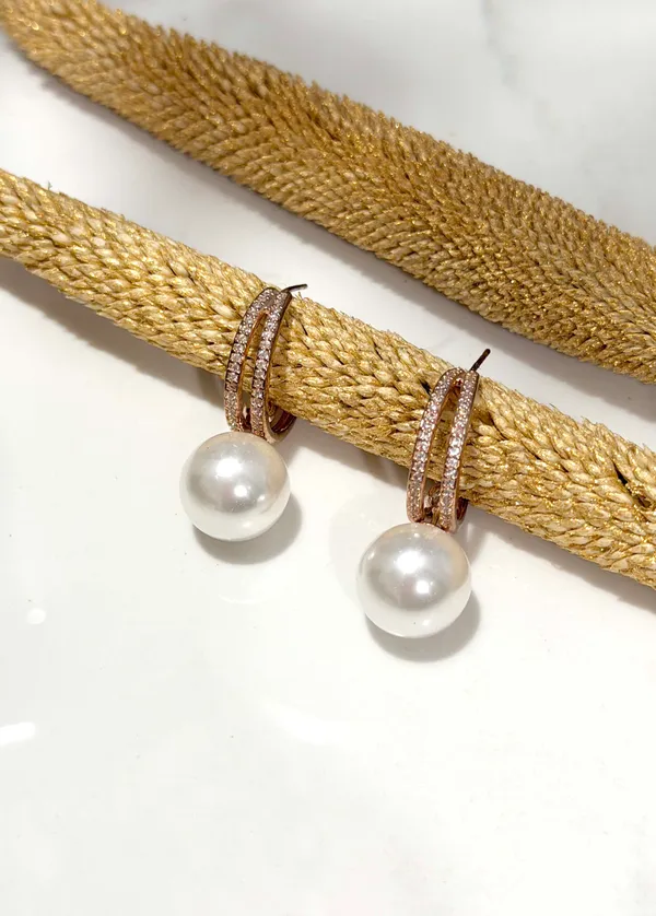 The_Paizley_-_Date_Night_Pearl_Hoops