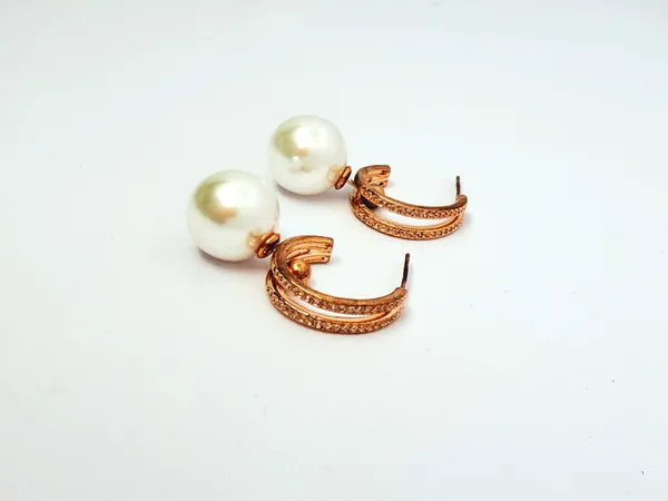 The_Paizley_-_Date_Night_Pearl_Hoops