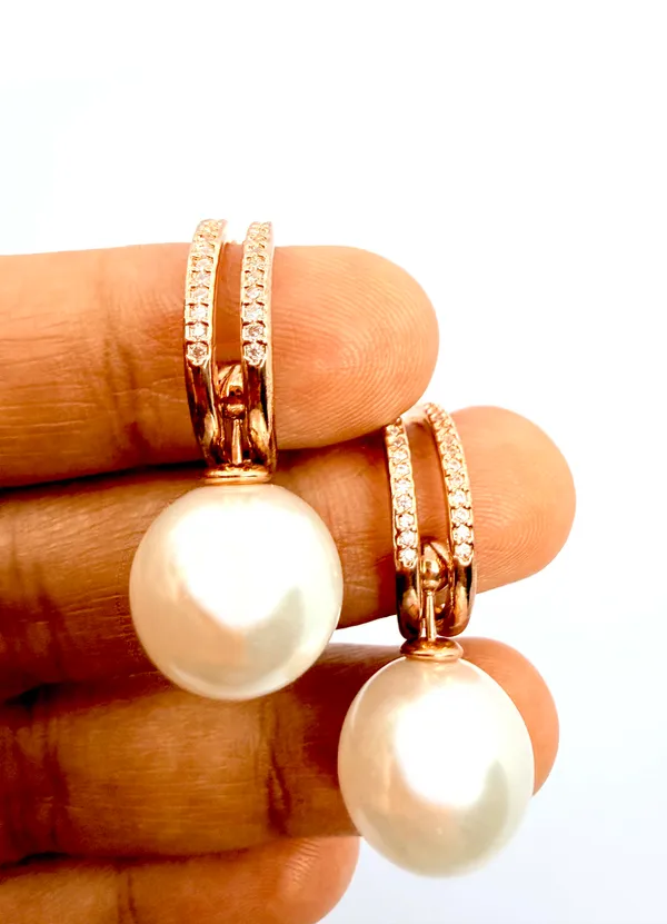 The_Paizley_-_Date_Night_Pearl_Hoops