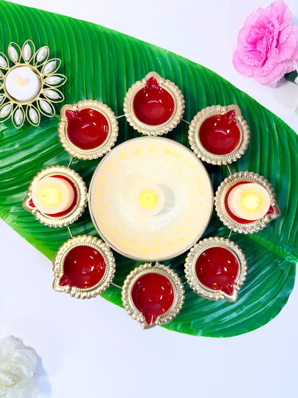 Round_medium_Urli_with_8_Diya_Tealight_Holder,_Glossy_Painted_Red,_Gold