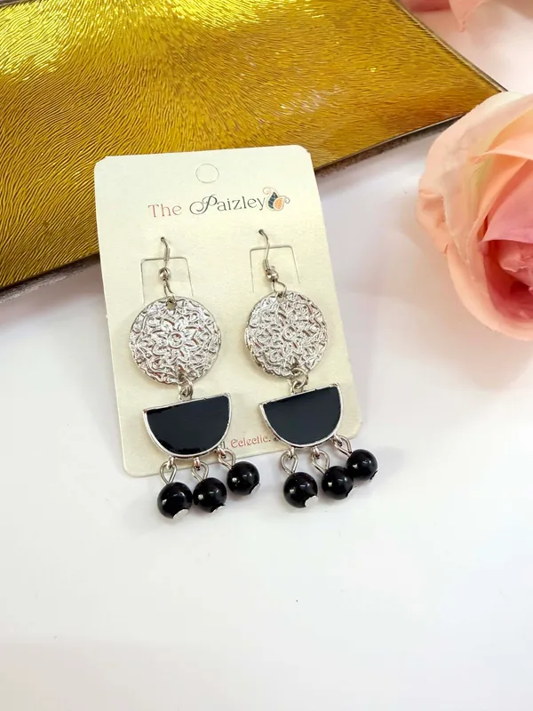 Trendy_Earring_Boho_Chic_Hammered_Silver_Finish