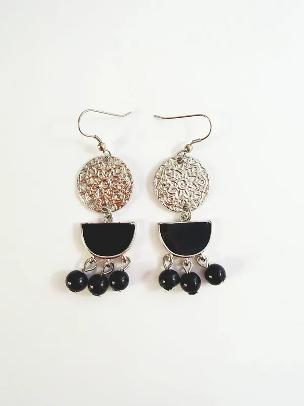 Trendy_Earring_Boho_Chic_Hammered_Silver_Finish