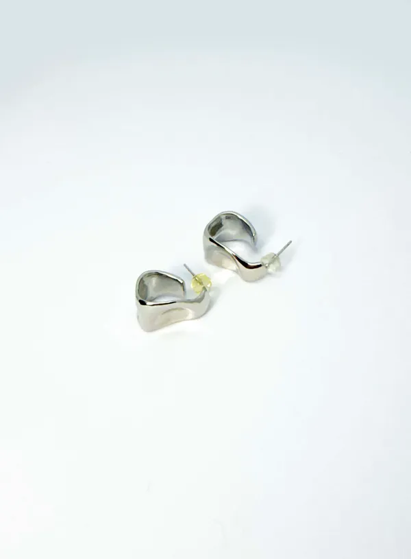 The_Paizley_Molten_Liquid_C-Hoop_Earrings_–_High-Shine_Mirror_Silver_Finish