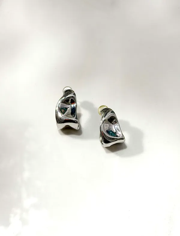 The_Paizley_Molten_Liquid_C-Hoop_Earrings_–_High-Shine_Mirror_Silver_Finish